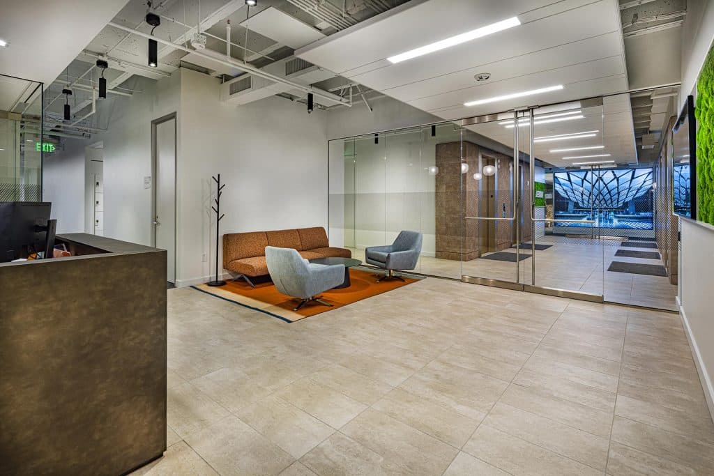 Confidential1 ATL (6)